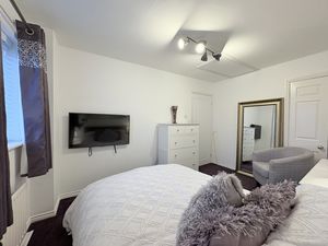 Photo 8- click for photo gallery